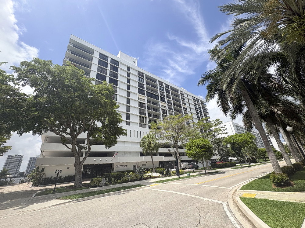 Bay Country Club Condo
